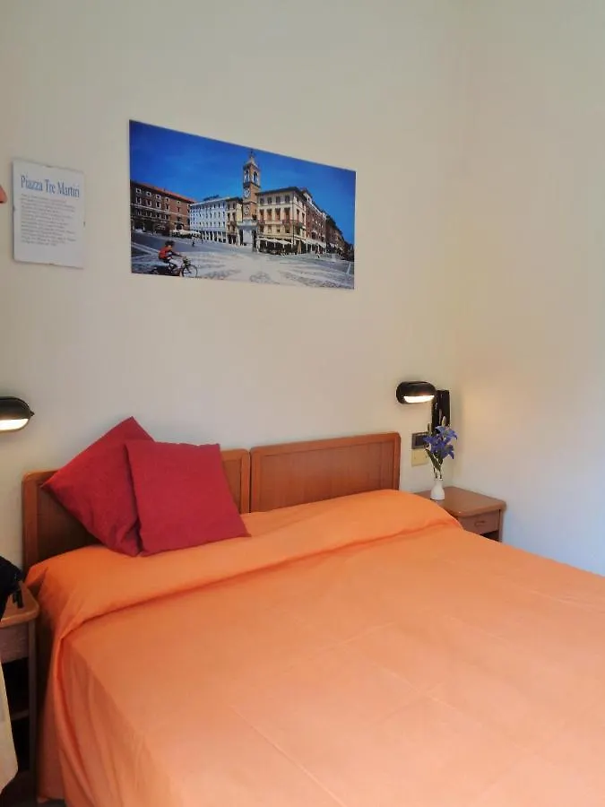 Hotel Lariana Rivazzurra Di Rimini 2*,
