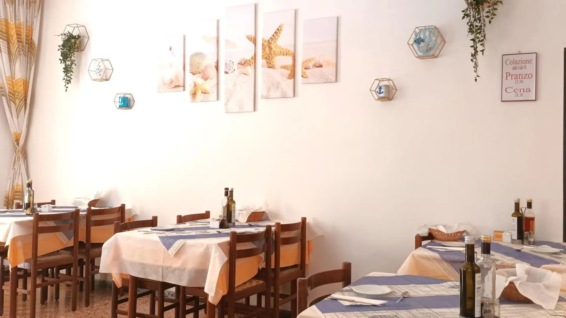 Hotel Lariana Rivazzurra Di Rimini Italië