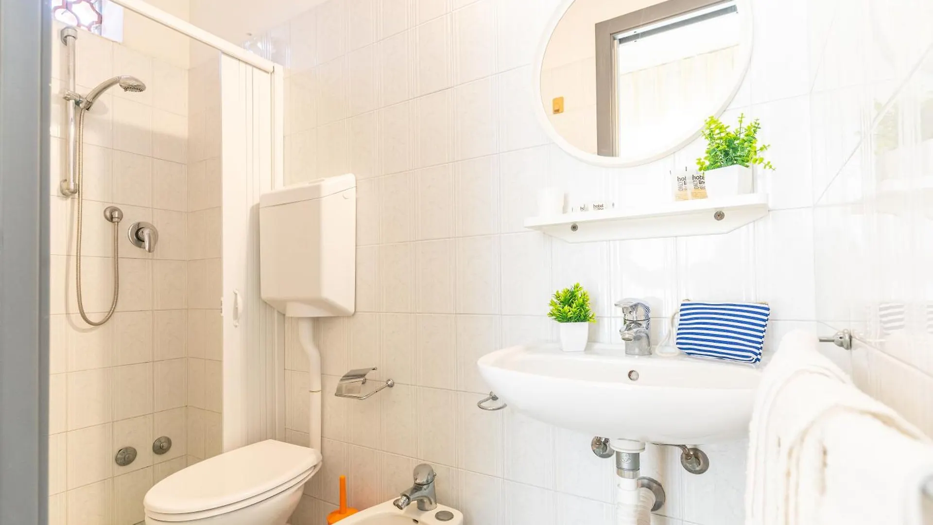Hotel Lariana Rivazzurra Di Rimini
