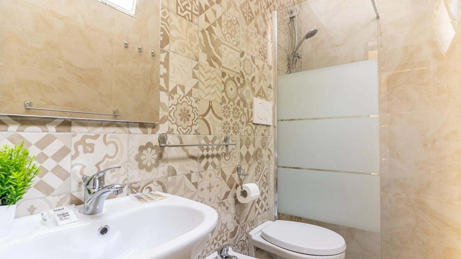 Hotel Lariana Rivazzurra Di Rimini