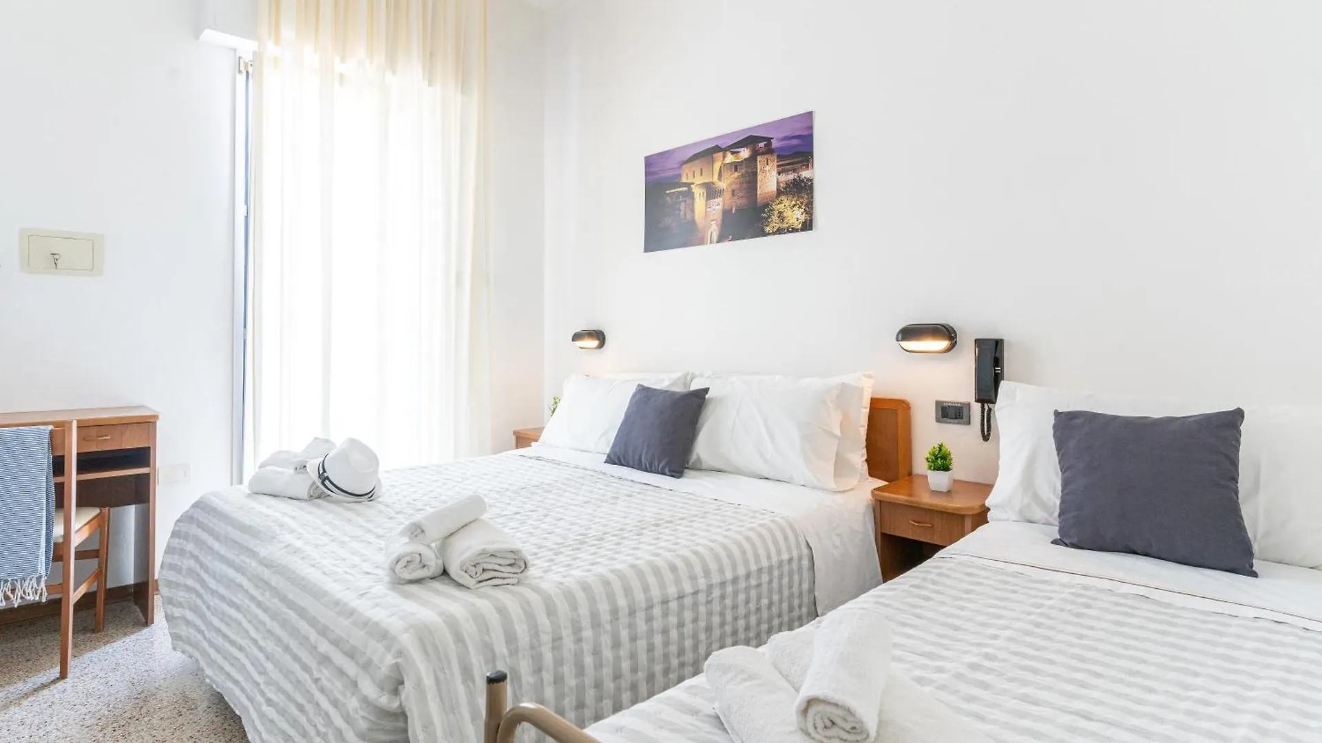 Hotel Lariana Rivazzurra Di Rimini 2*,  Italië